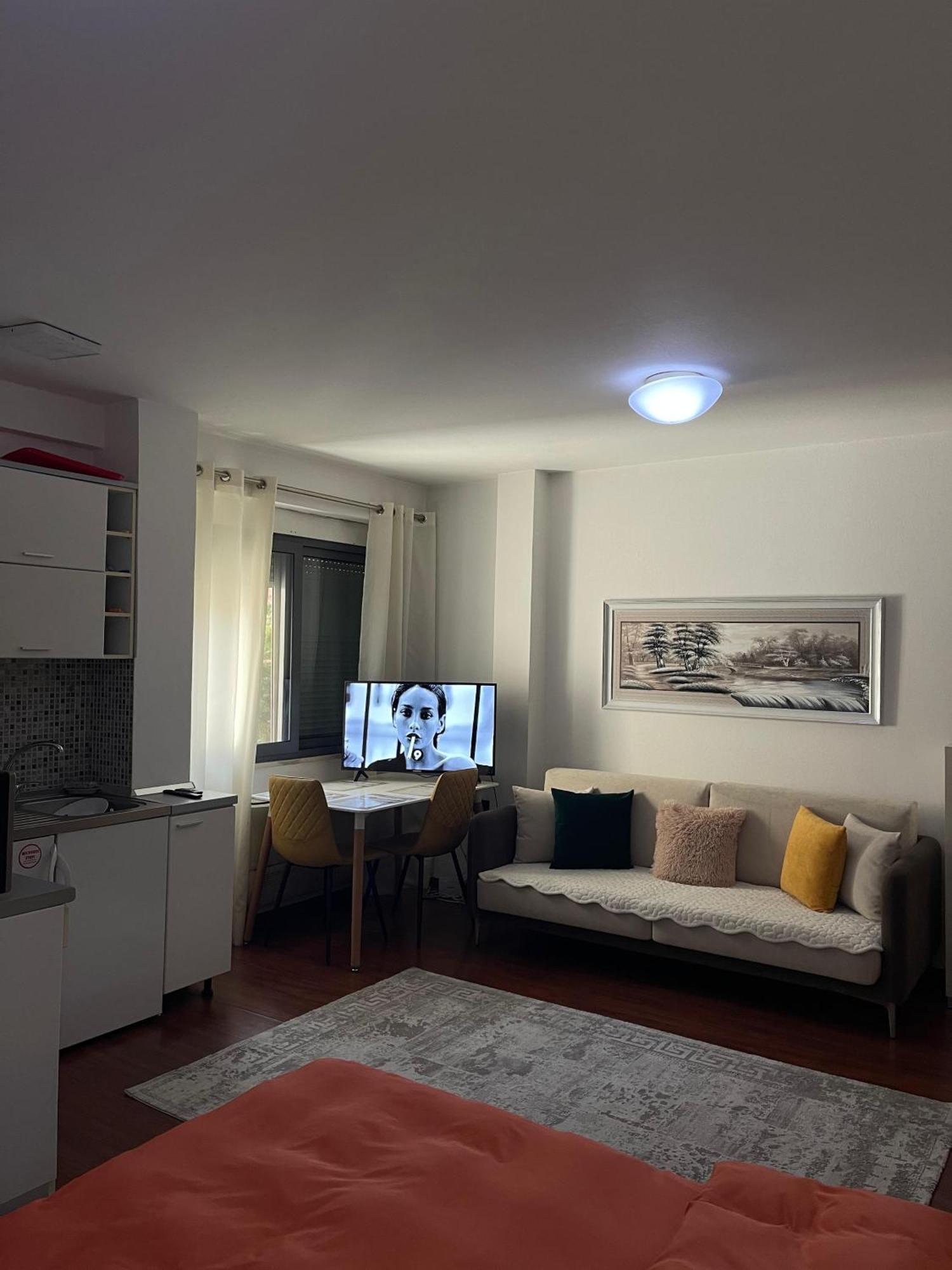 Sky Center Apartment Tirana Exterior photo